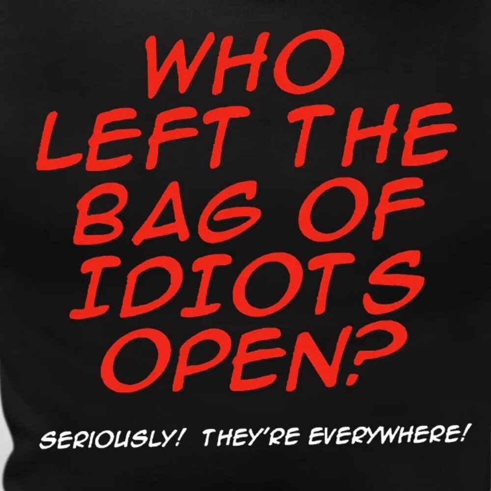 They Are Everywhere Graphic Printing T-Shirt - Picture 2 of 4